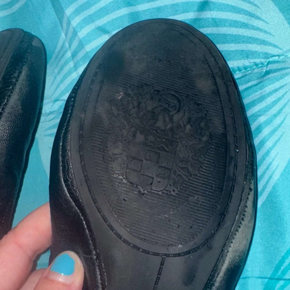 Vince Camuto Black Leather Flats - Picture 4 of 4